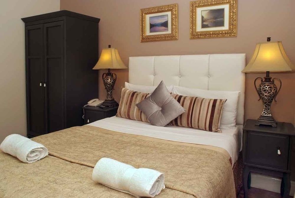 undefined Piccolino Hyde Park Hotel 7