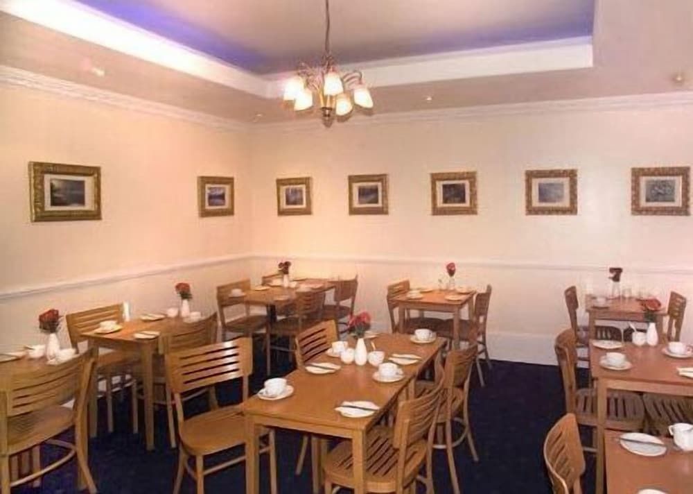 undefined Piccolino Hyde Park Hotel 3