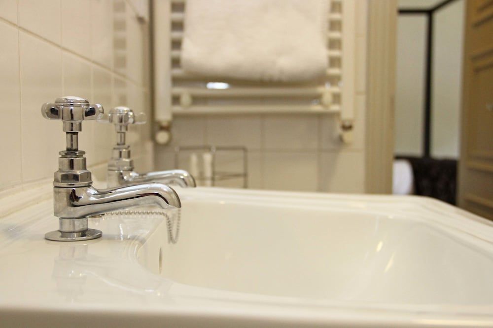 Honest Lawyer Hotel Family Room 5