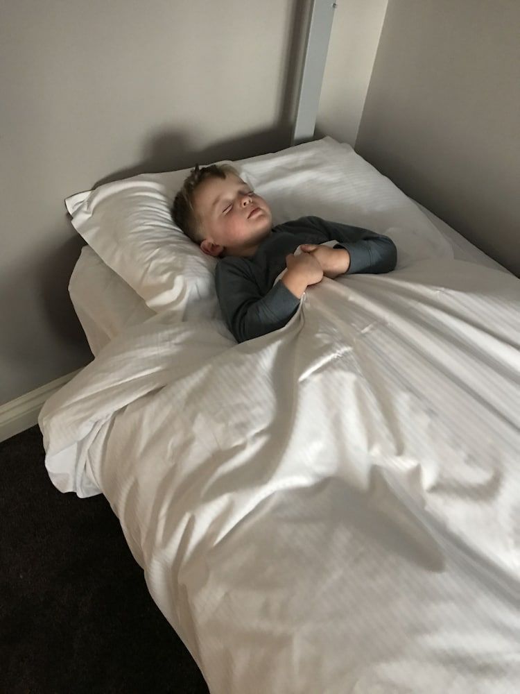 Foundry 34 Family Room, 1 Bedroom 5