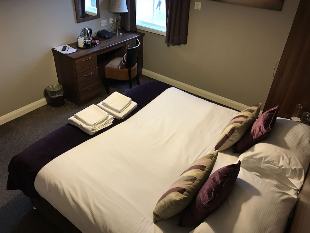 Foundry 34 Superior Double or Twin Room 7