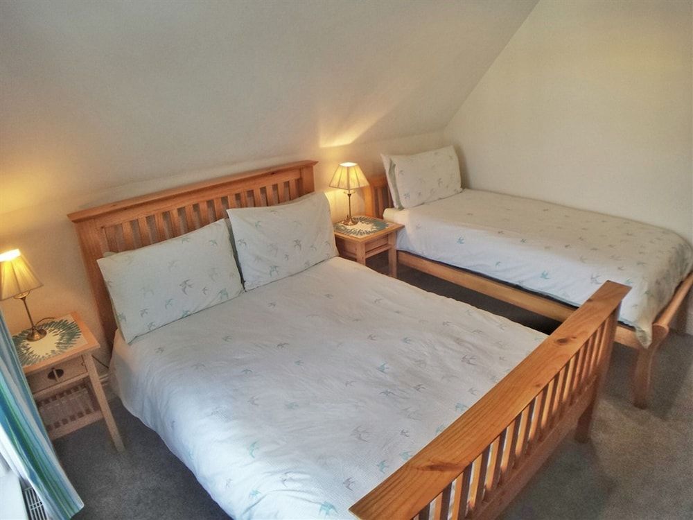 Basic Triple Room, Shared Bathroom