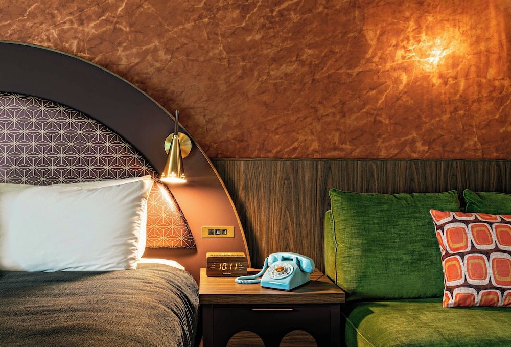 Zed King Bed
