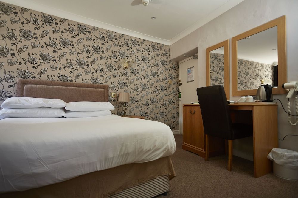 Best Western George Hotel Superior Room, 1 King Bed, Non Smoking (Walk-in Shower) 3