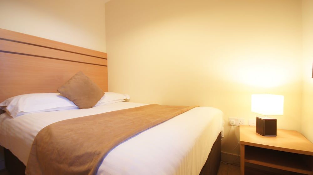 undefined Crompton Court 9