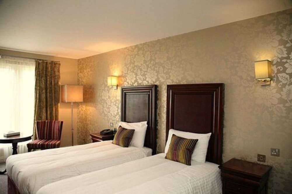 Shendish Manor Hotel & Golf Course Classic Twin Room