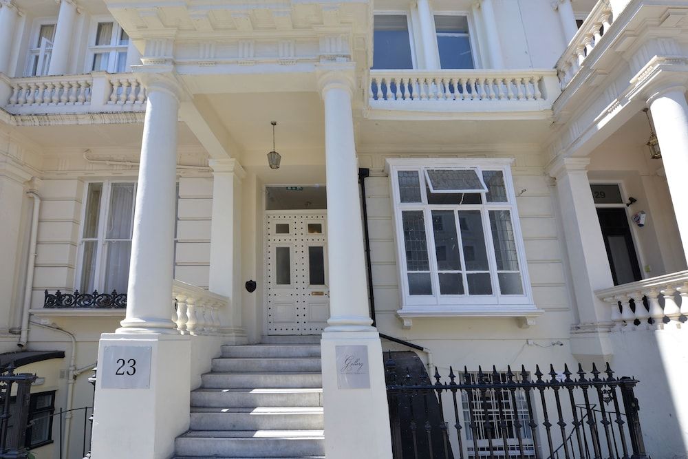 undefined Gallery Hyde Park Hostel 8