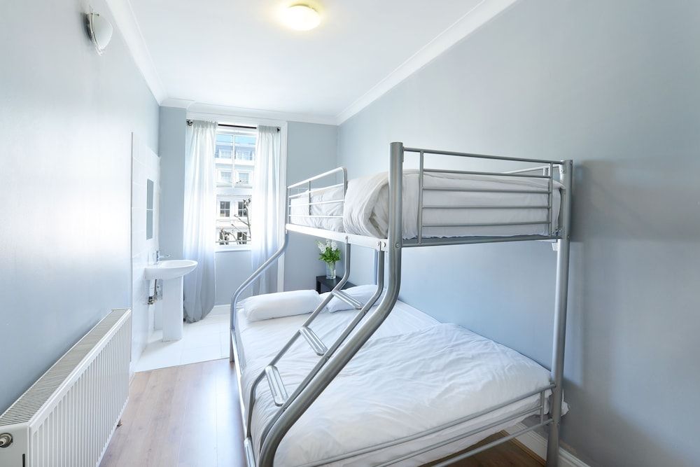 undefined Gallery Hyde Park Hostel 2