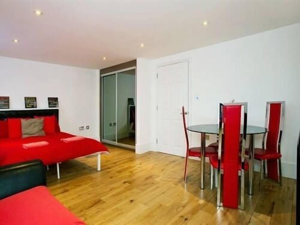 undefined Capital Host Baker Street 4