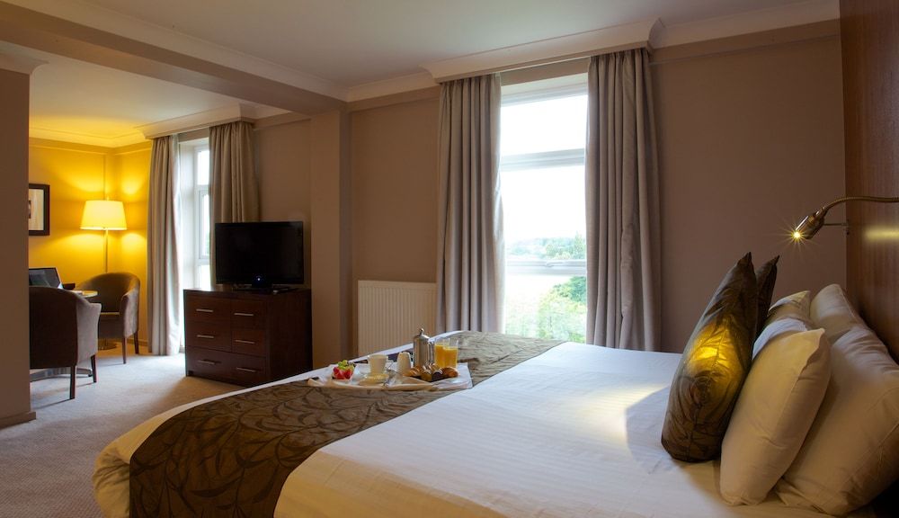 Humber Royal Hotel Deluxe Double Room 7