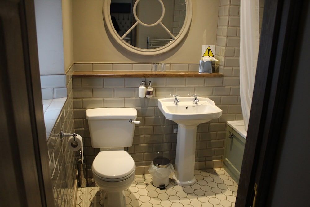 Red Dragon Inn Deluxe Double Room, Ensuite 15