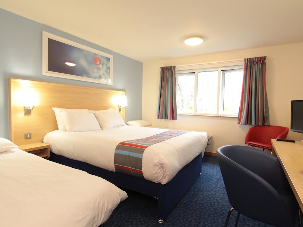 undefined Travelodge London Central City Road Hotel 5