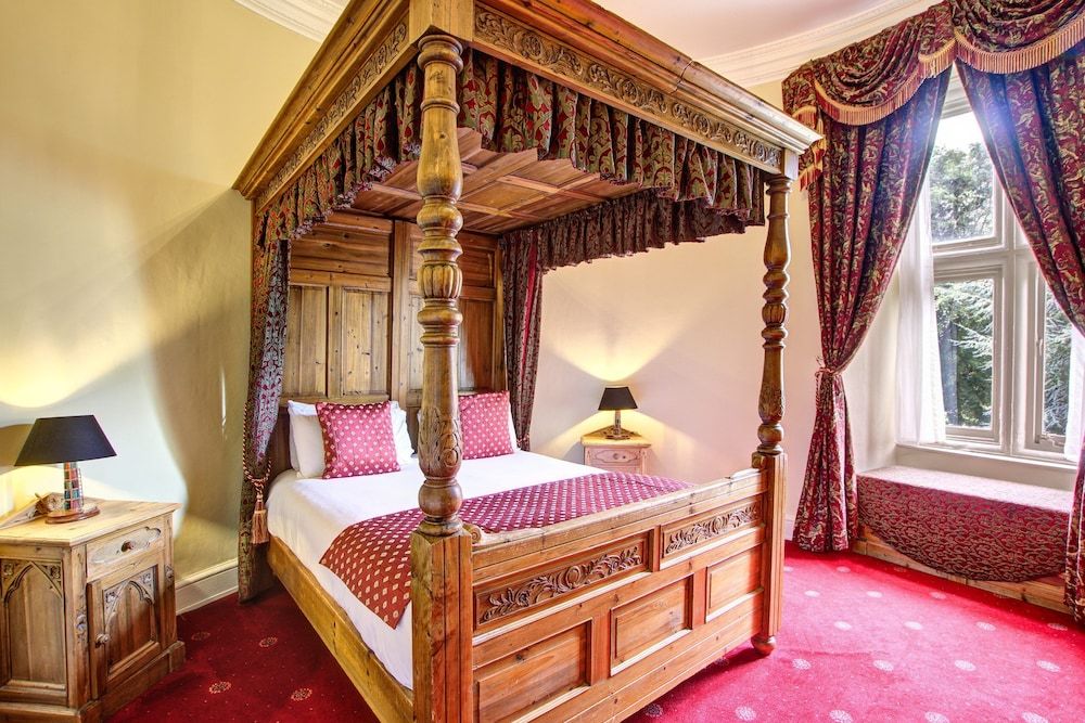 Walworth Castle Hotel, BW Signature Collection Superior Suite, 1 Double Bed, Non Smoking (Four Poster Bed) 2