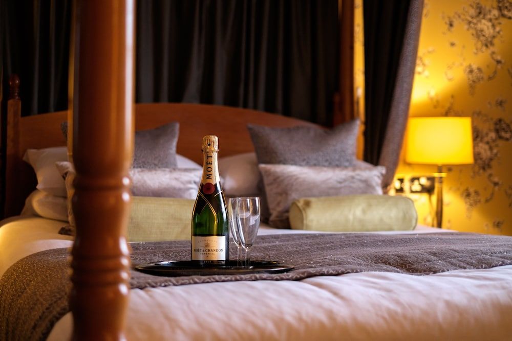 Best Western Lichfield City Centre The George Hotel Superior Room, 1 Double Bed, Non Smoking (Four Poster Bed) 2