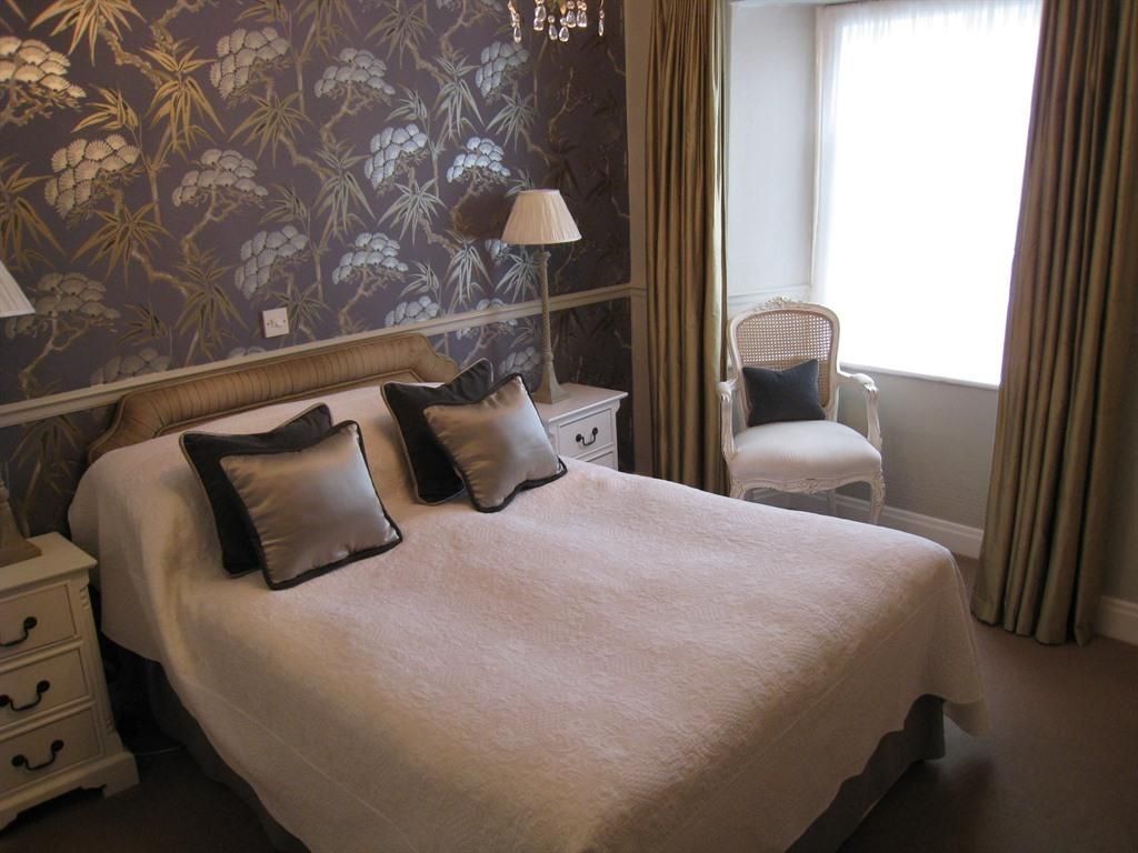 Double room-Ensuite with Shower-Garden View-Room 6