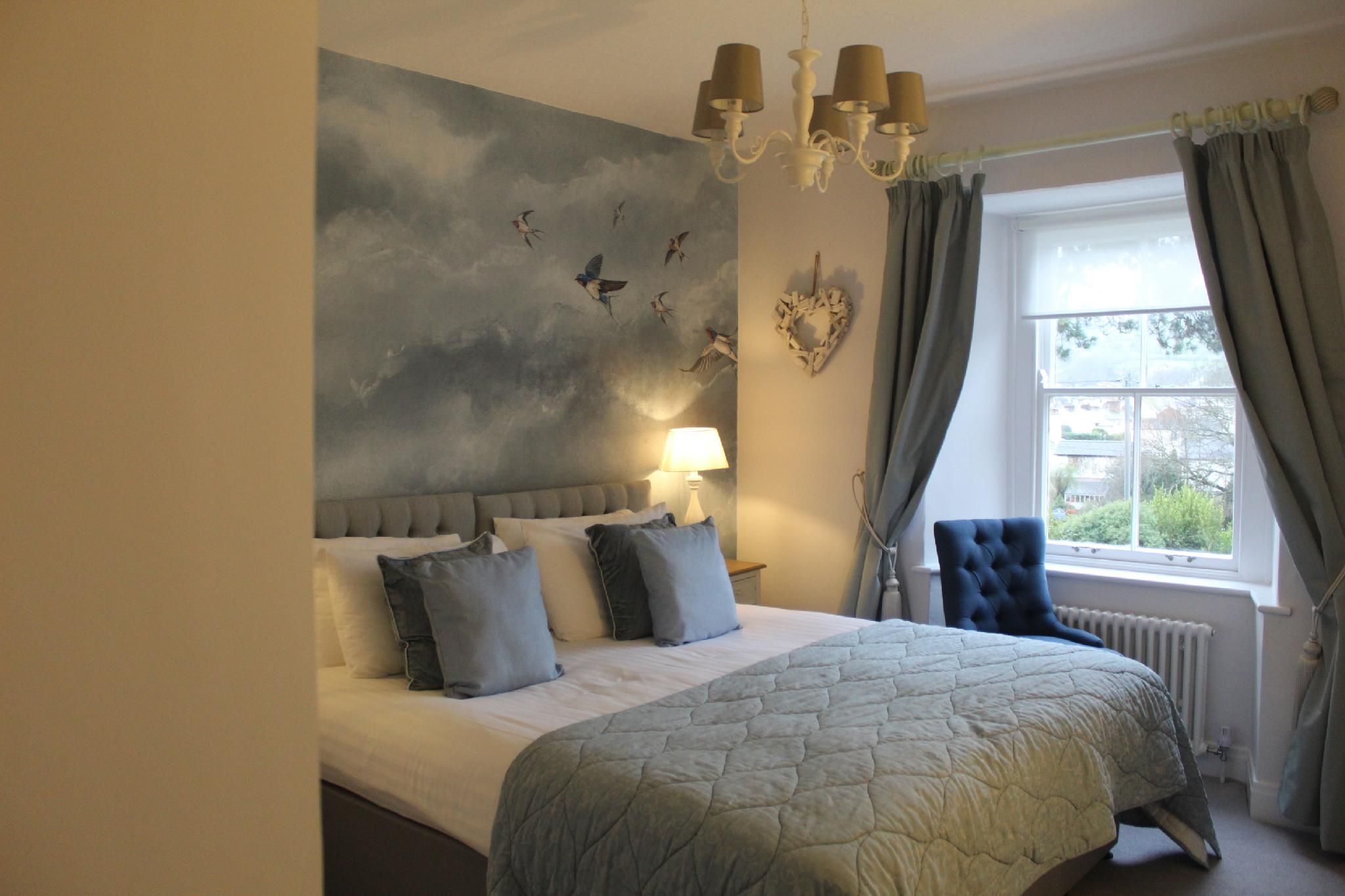Double or Twin-Ensuite with Shower-Garden View-Room 7