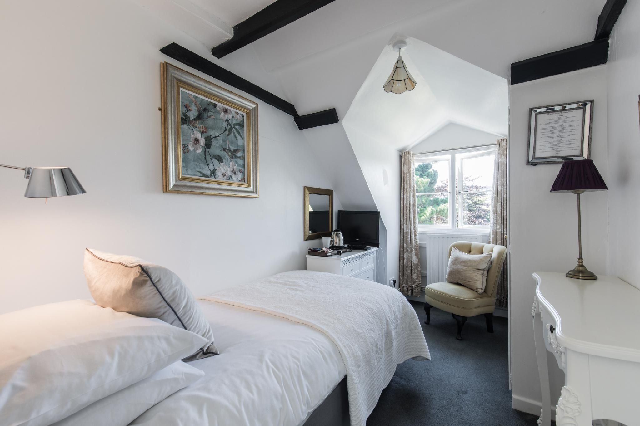 Single room-Ensuite with Shower-Garden View-Room 10