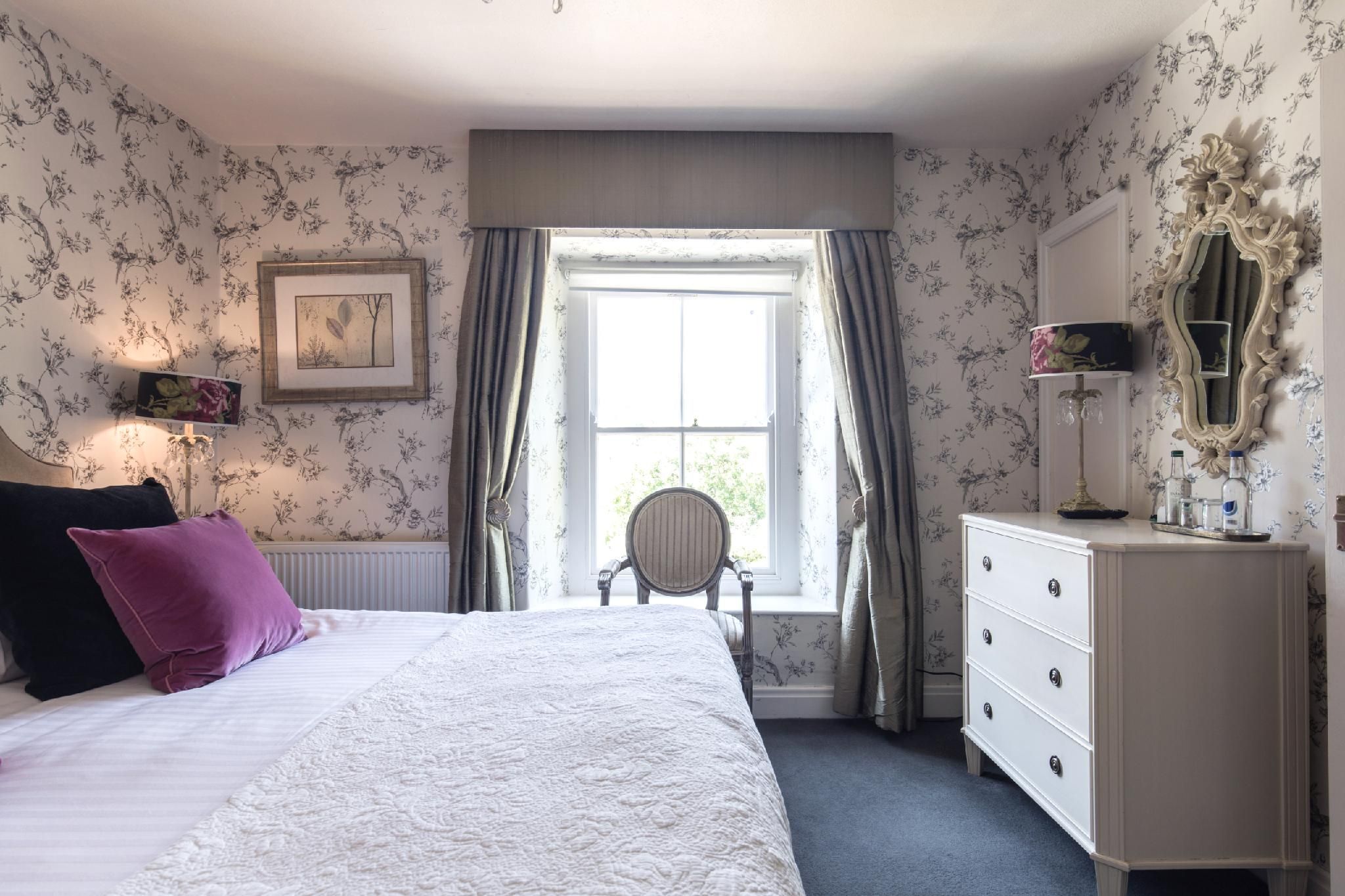 Double or Twin-Ensuite with Shower-Garden View-Room 1