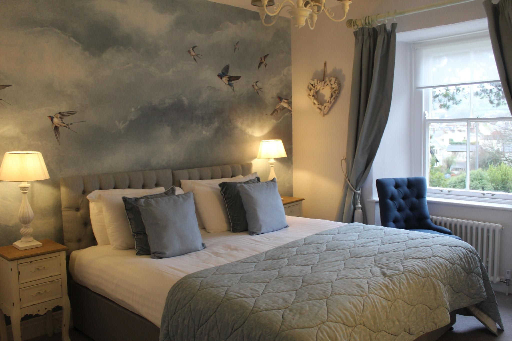 Double or Twin-Ensuite with Shower-Garden View-Room 7