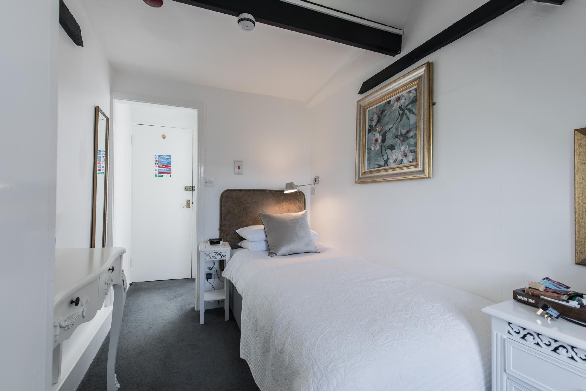 Single room-Ensuite with Shower-Garden View-Room 10