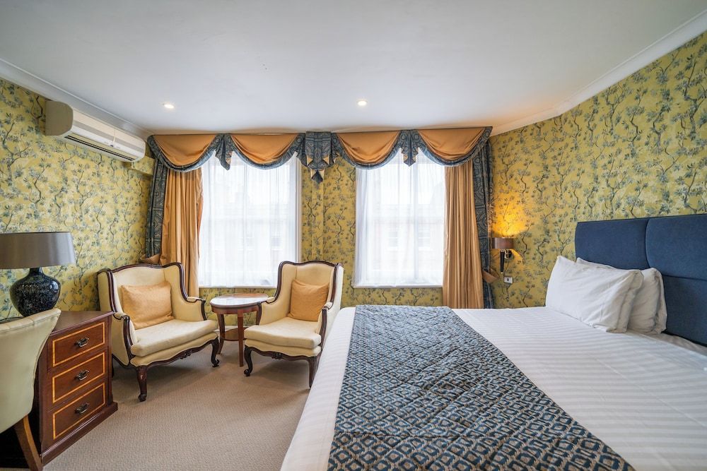 Hotel La Place King Size Double Room 7