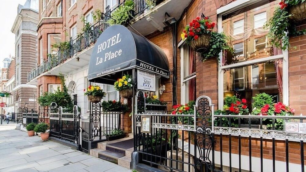 undefined Hotel La Place 10