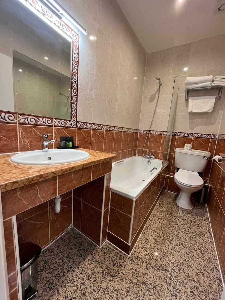 Hotel La Place King Size Double Room 9