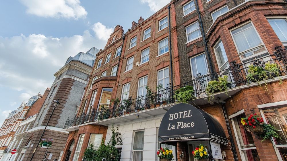 undefined Hotel La Place 4