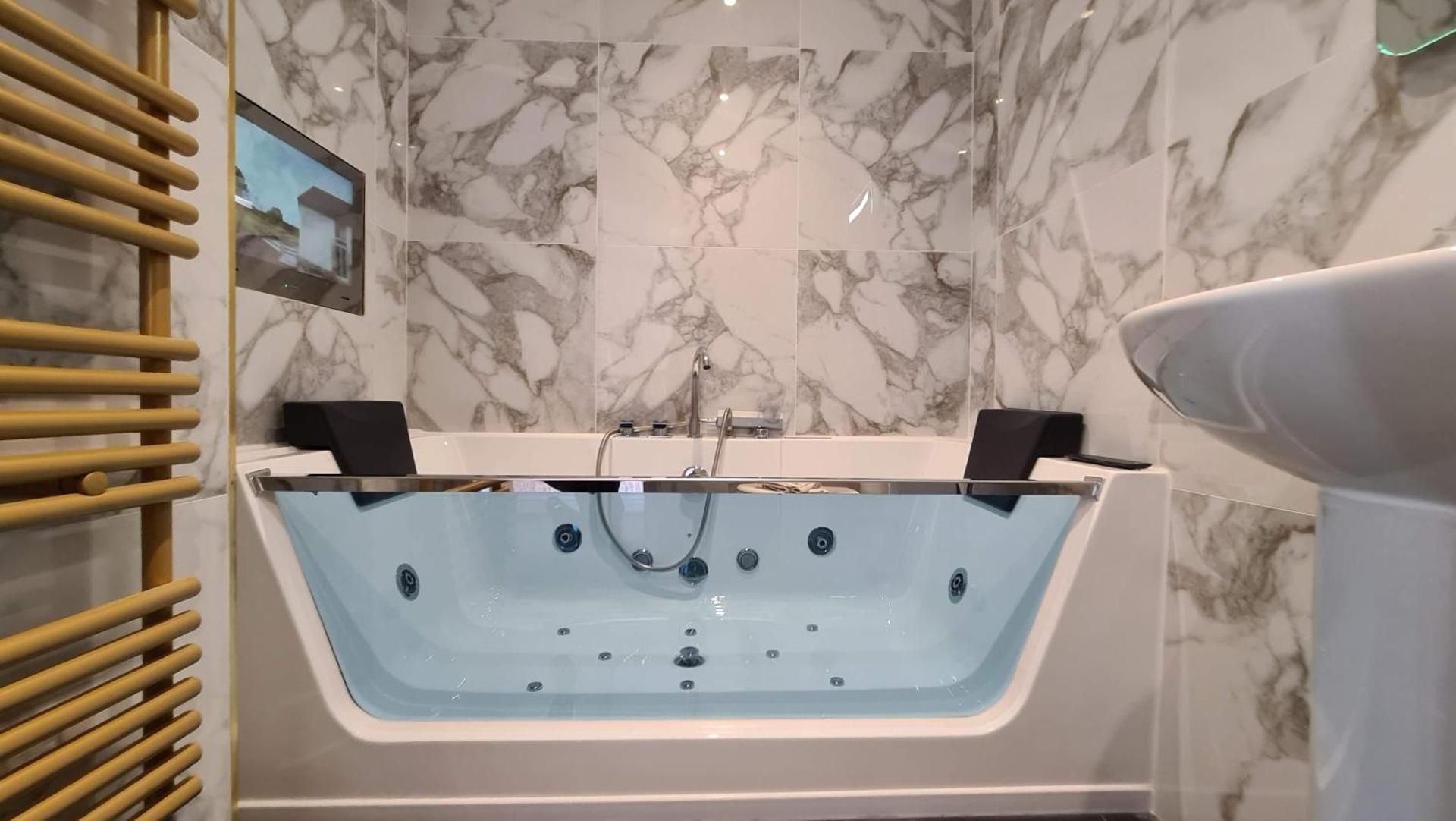 Tiffanys Hotel Double Room 5