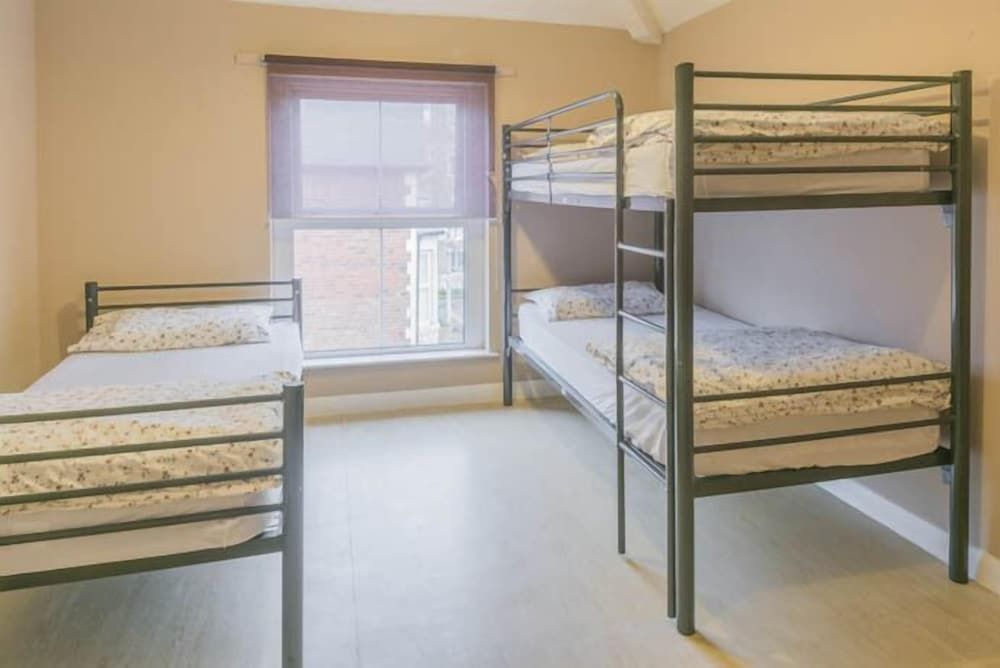 undefined Nomad Backpackers 8