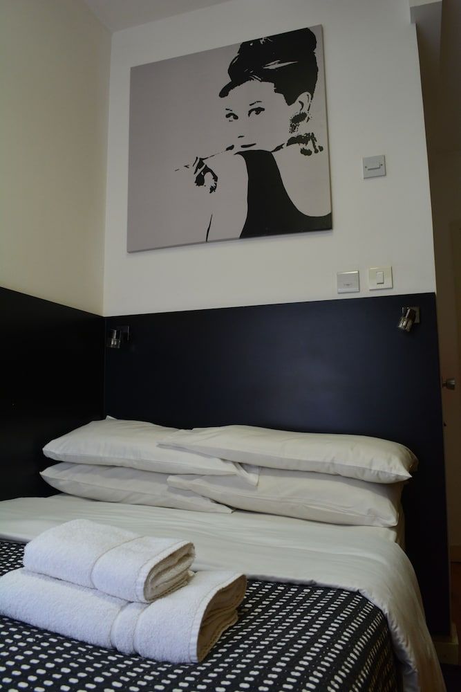 Studios 2 Let North Gower Studio 2