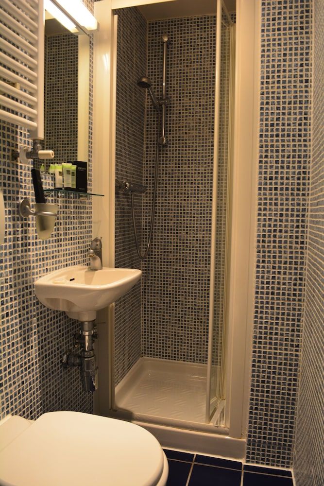 Studios 2 Let North Gower Standard Double Room 8