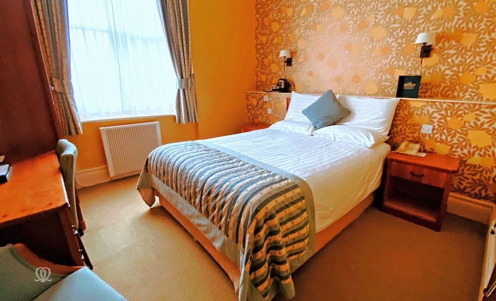 Metropole Hotel and Spa Classic Double Room
