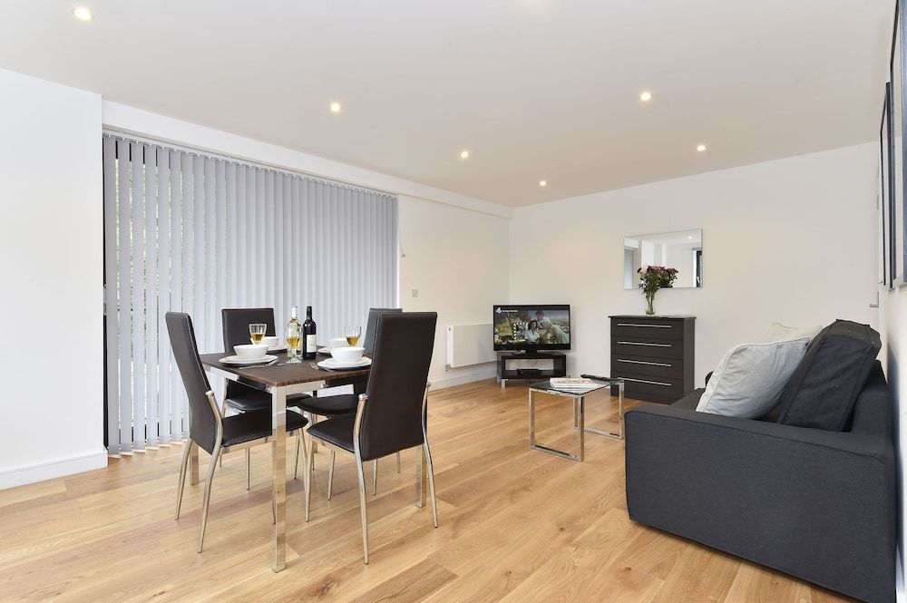 undefined Oxford Apartments 9