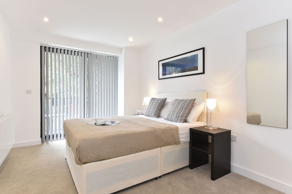 undefined Oxford Apartments 5