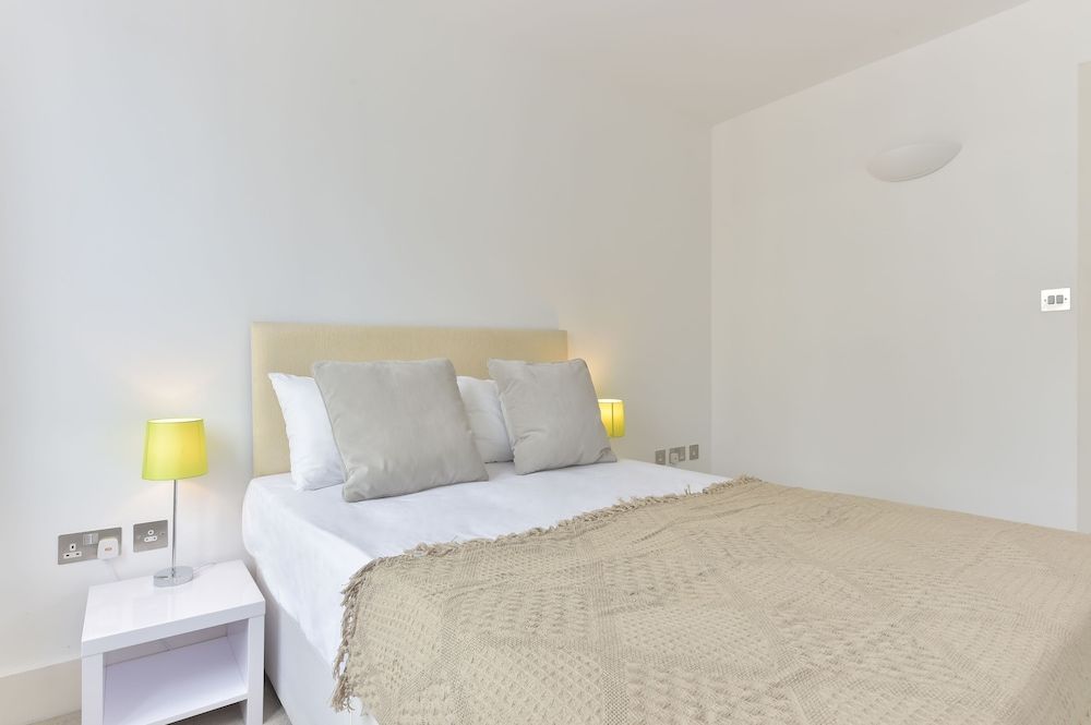 undefined Oxford Apartments 3