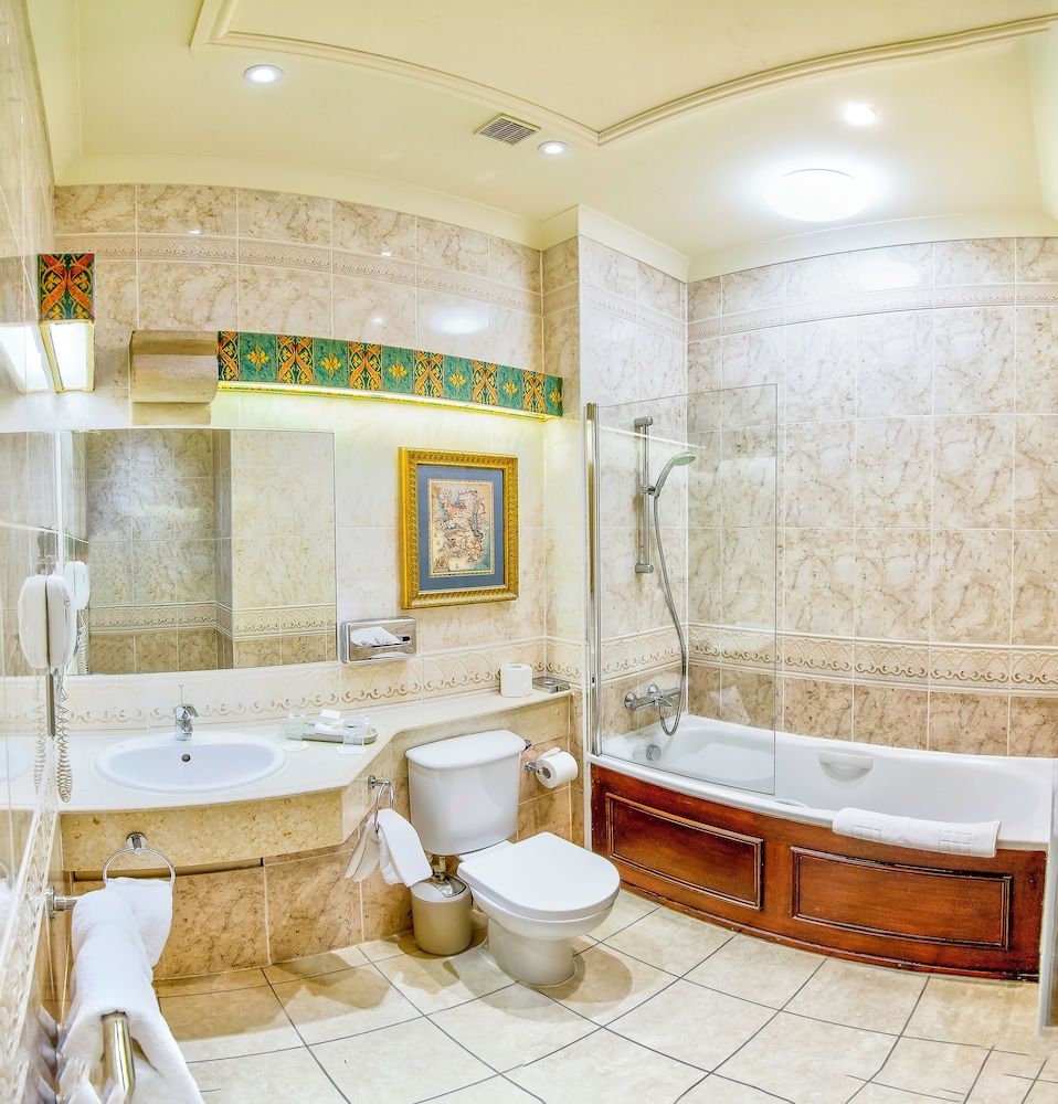 Langley Castle Hotel The Percy Suite 6