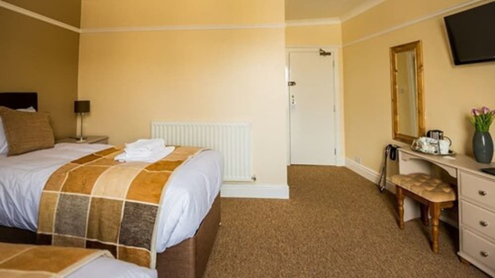 The Longboat Inn Twin Room 4