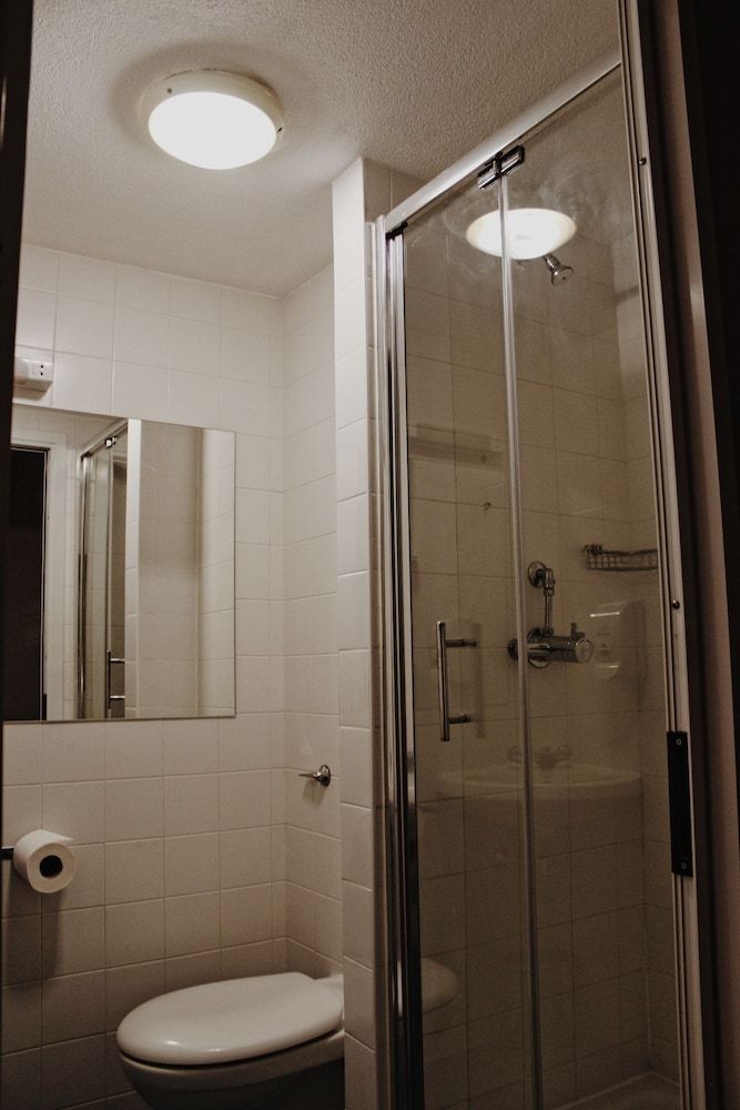 Lancaster Hotel Deluxe Double Room 15