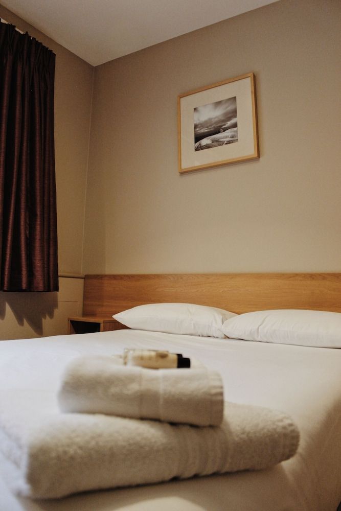 Lancaster Hotel Basic Double Room, 1 Bedroom (Small) 8