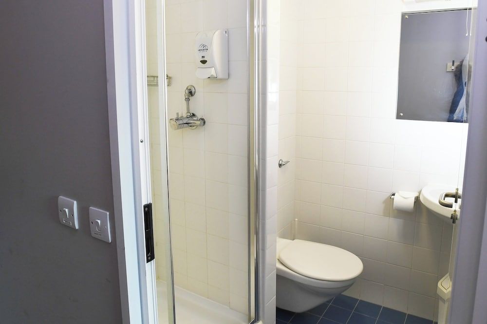 Lancaster Hotel Basic Double Room, 1 Bedroom (Small) 10