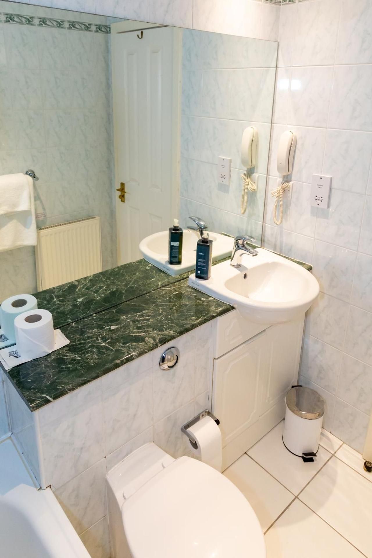 undefined Alexandra Hotel 4