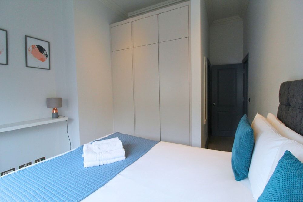 undefined Barons Court Apartments by Viridian Apartments 7