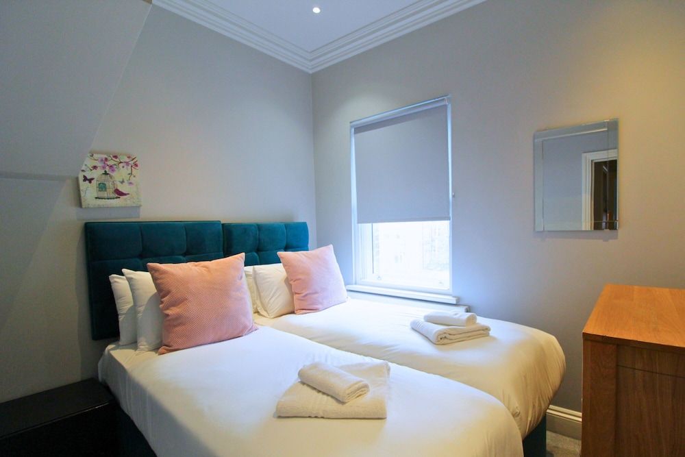 Barons Court Apartments by Viridian Apartments Apartment, 2 Bedrooms 7