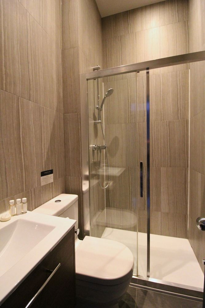 Barons Court Apartments by Viridian Apartments Apartment, 2 Bedrooms 8