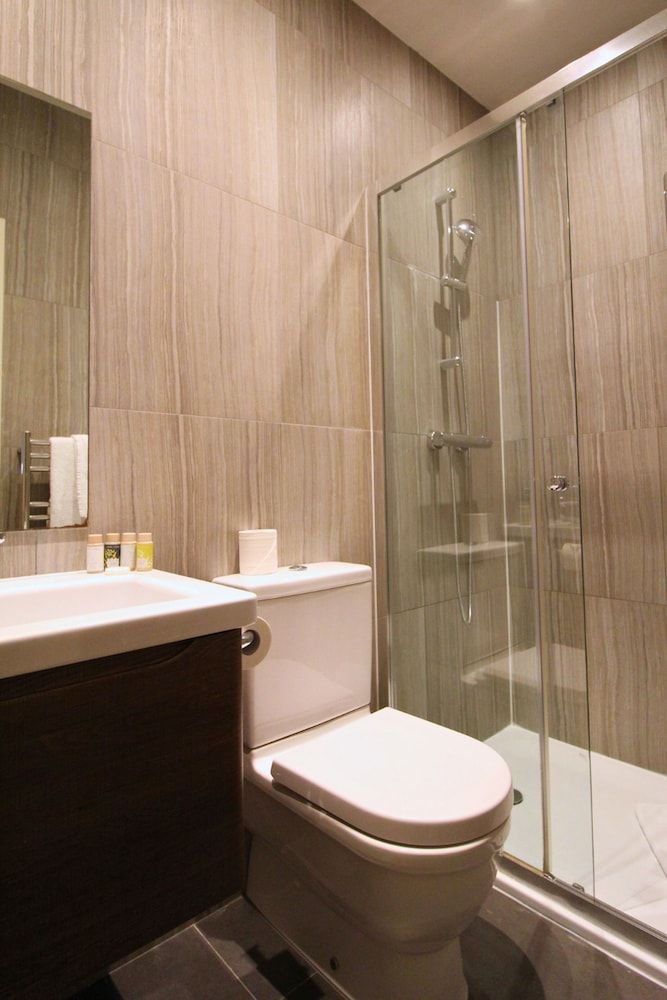 Barons Court Apartments by Viridian Apartments Apartment, 2 Bedrooms 10