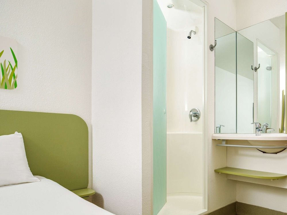 undefined ibis budget Cardiff Centre 10