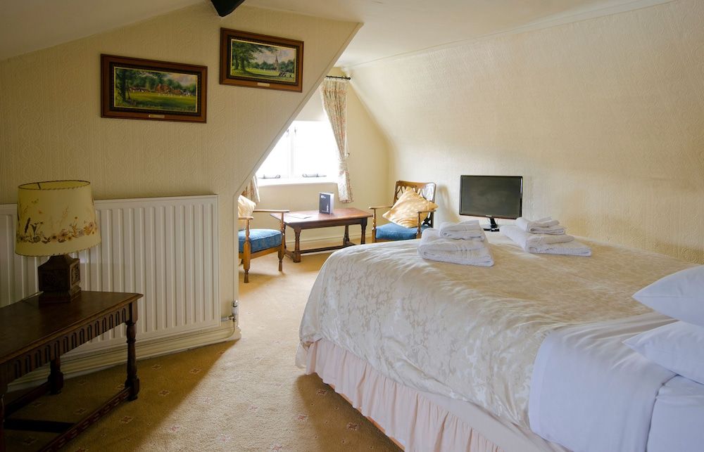 The Abbey Hotel and Apartments Classic Double Room, 1 King Bed, Bathtub