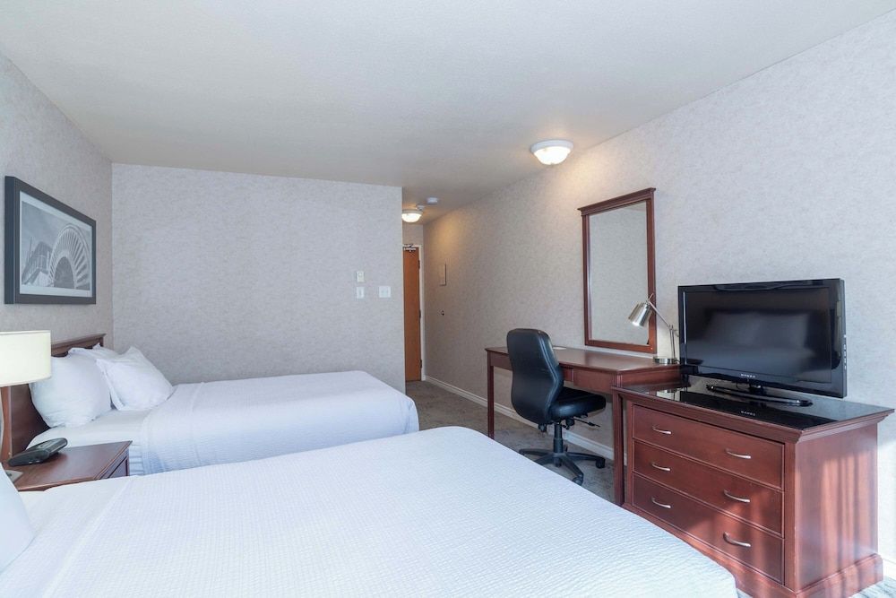 Sandman Hotel Penticton Standard Room, 2 Double Beds 2
