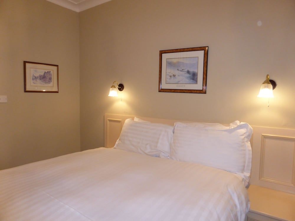 Lindeth Howe Hotel Classic Double Room 4